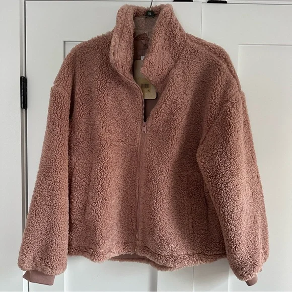 NWT! Levi's Cozy Pink Sherpa Jacket